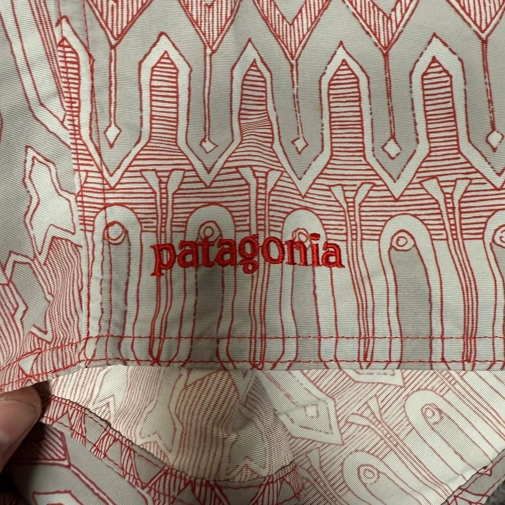 Patagonia Mens Board Shorts Size 34 Red Gray Patterned Swim‎ Trunks Nylon